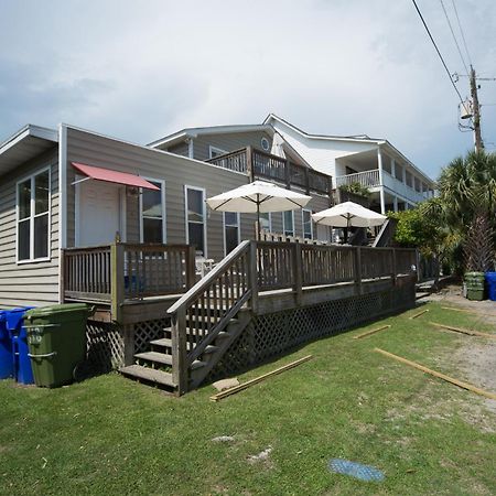 Salty Shack Unit C - Salty Shack - Dog Friendly Home - Across From The Beach - Central Location! Folly Beach Quarto foto
