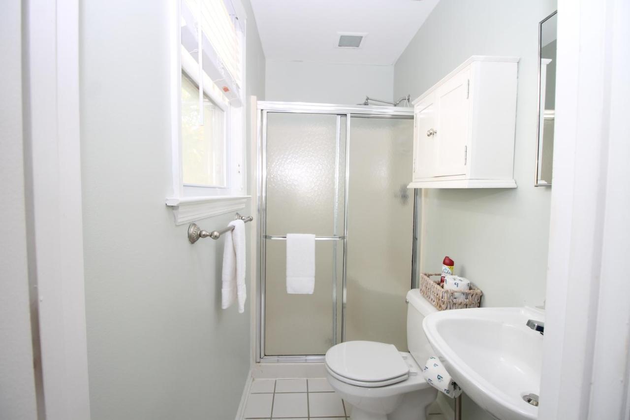 Salty Shack Unit C - Salty Shack - Dog Friendly Home - Across From The Beach - Central Location! Folly Beach Exterior foto