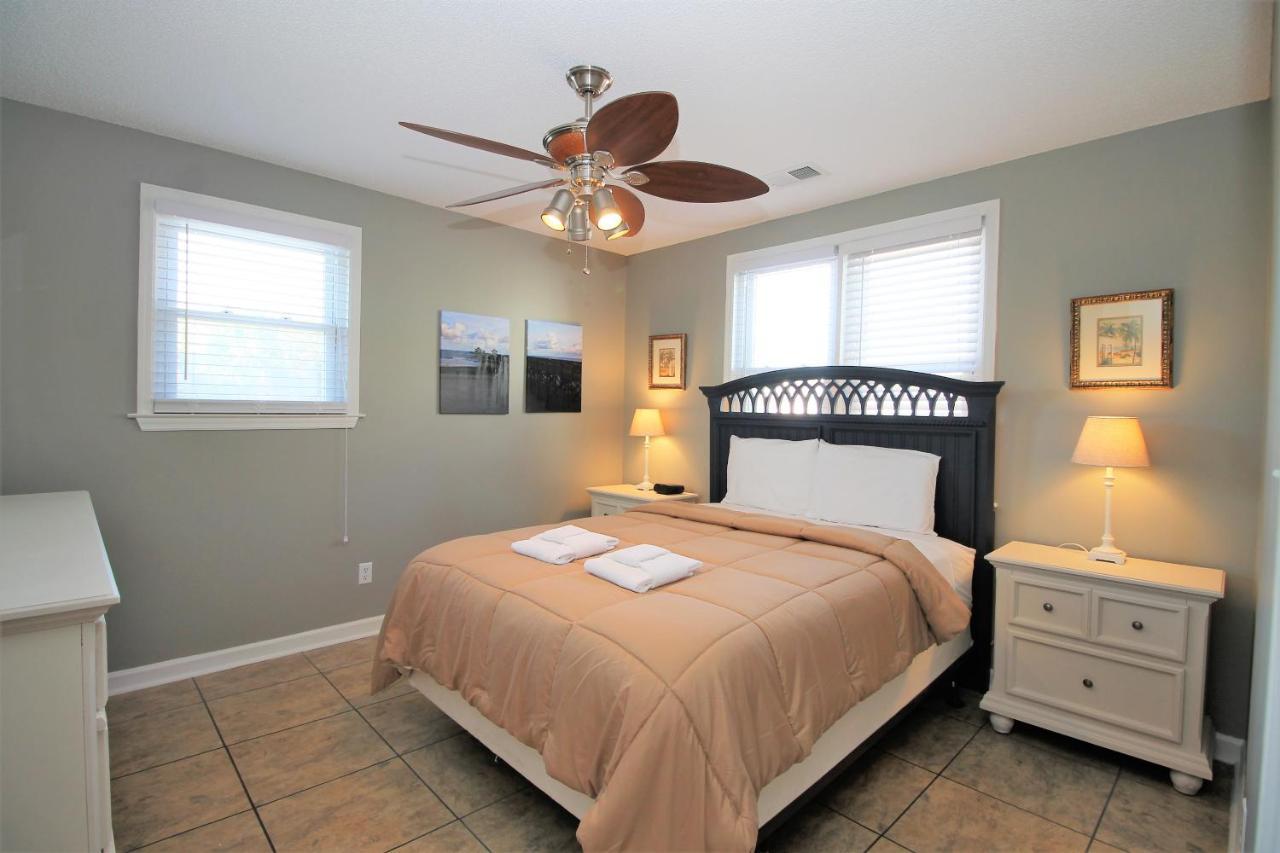 Salty Shack Unit C - Salty Shack - Dog Friendly Home - Across From The Beach - Central Location! Folly Beach Exterior foto